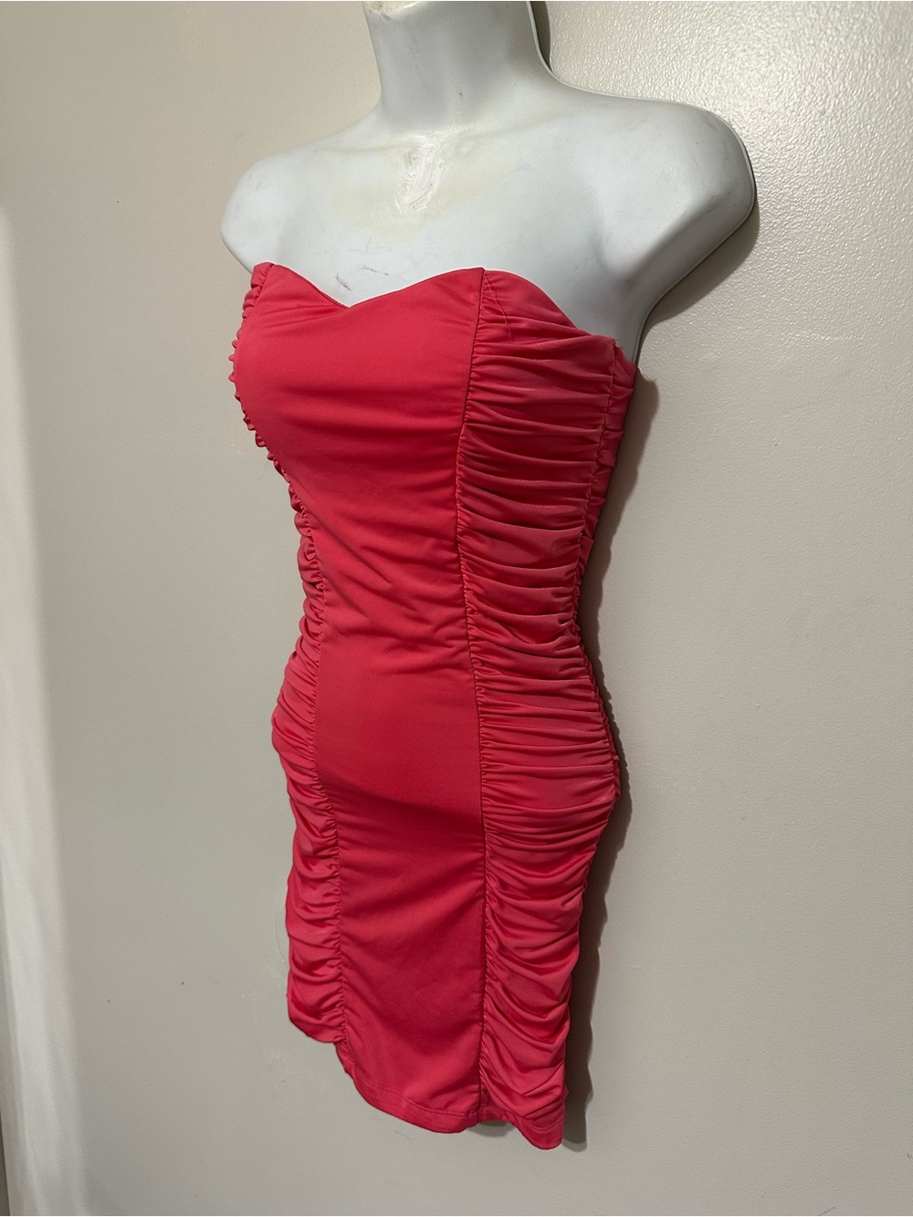 Forever 21 Coral Ruched Strapless Bodycon Dress Size Small NWOT Never Worn